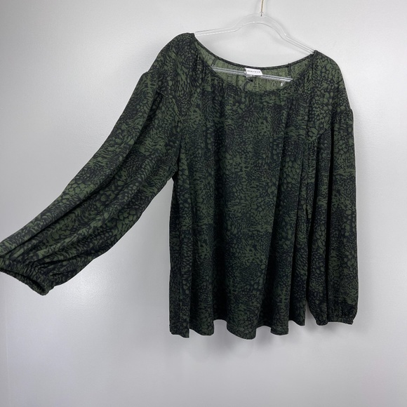 Ava & Viv Green Abstract Blouse NWT - Picture 3 of 9